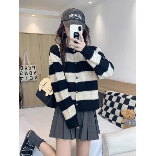 Cardigan Sweater 2024 Autumn New Versatile Loose Small Body Style Striped Knitted Cardigan Top