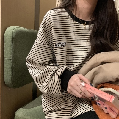 New 2024 Striped T-shirt Base Shirt for Women, Autumn New Round Neck Long Sleeve Sweatshirt for Women, Korean Style Upper Clothing