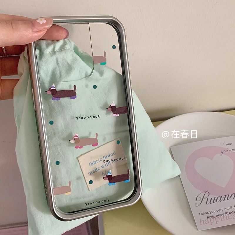 In spring Korea ins dachshund puppy polka dot mobile phone case is suitable for 15promax/14 new iPhone15pr