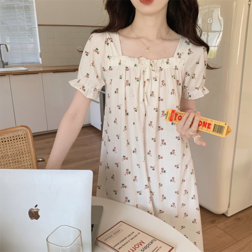 Real shot of French romantic and sweet girl's small floral pure desire square neck printed nightgown short-sleeved pajamas Xia Xin