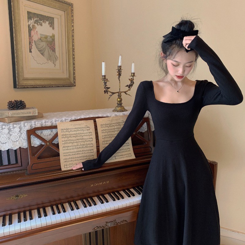 French retro waist-cinching sexy modern square-neck long-sleeved temperament dress bottoming long skirt