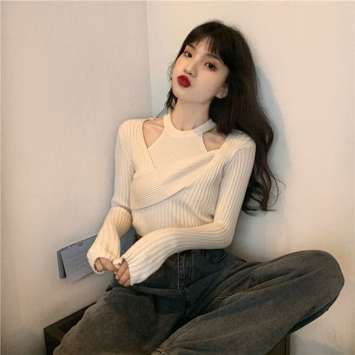 Cross V-neck halterneck knitted + warm design sweater niche bottoming shirt top two-piece set