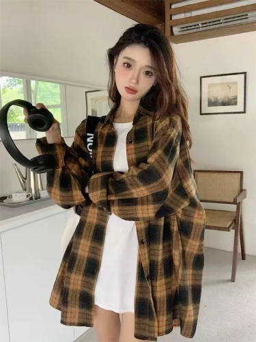 Autumn new large size fat mm American retro brushed plaid shirt top lazy style loose shirt jacket for women