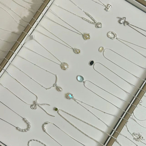 Silver Love Necklace 2024 New Hot Style High-end Temperament Peach Heart Shape Clavicle Chain Light Luxury Niche Necklace for Women