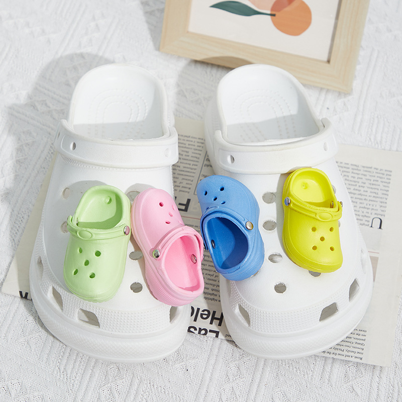 Suitable for cross Crocs shoes accessories Crocs shoe flower diy decorative buckle cute mini shoes removable accessories