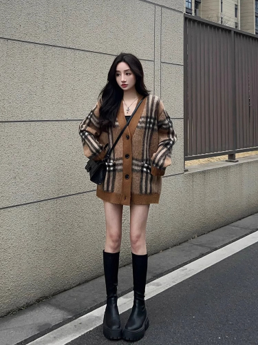 Sweater coat women's 2024 new top loose lazy style cardigan knitted high-end sense super good-looking popular this year