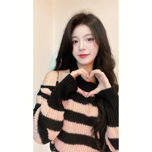 [Real shot] Autumn pink and black striped sweater for women, sweet new loose off-shoulder chain short hole sweater winter