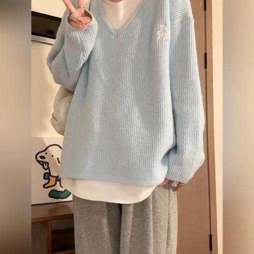 2024 autumn and winter holiday two-piece sweater for women ins Korean style loose lazy style niche v-neck pullover sweater top