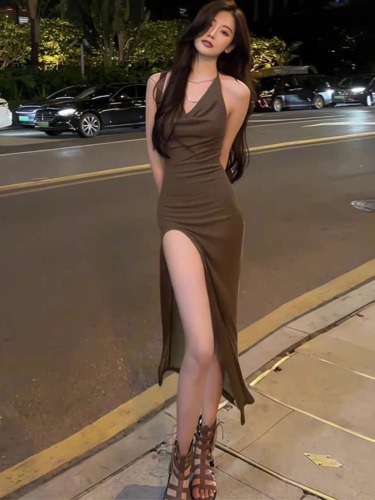 2024 new style V-neck temperament halter neck suspender dress for women summer high-end hot girl sexy slit hip-covering long skirt