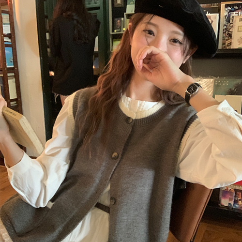 Lu Xiao Tuantuan lace vest knitted cardigan 2024 new autumn college style design niche inner top