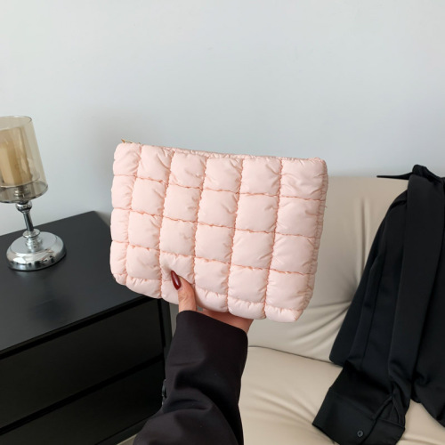 Internet celebrity fashion pleated cosmetic bag 2024 new style versatile and stylish small bag for women Korean style casual bag clutch bag for women