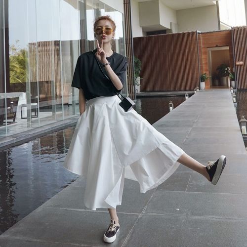 Irregular white skirt, forest style, salty or sweet, 2024 fashionable Korean version, loose casual skirt, trendy