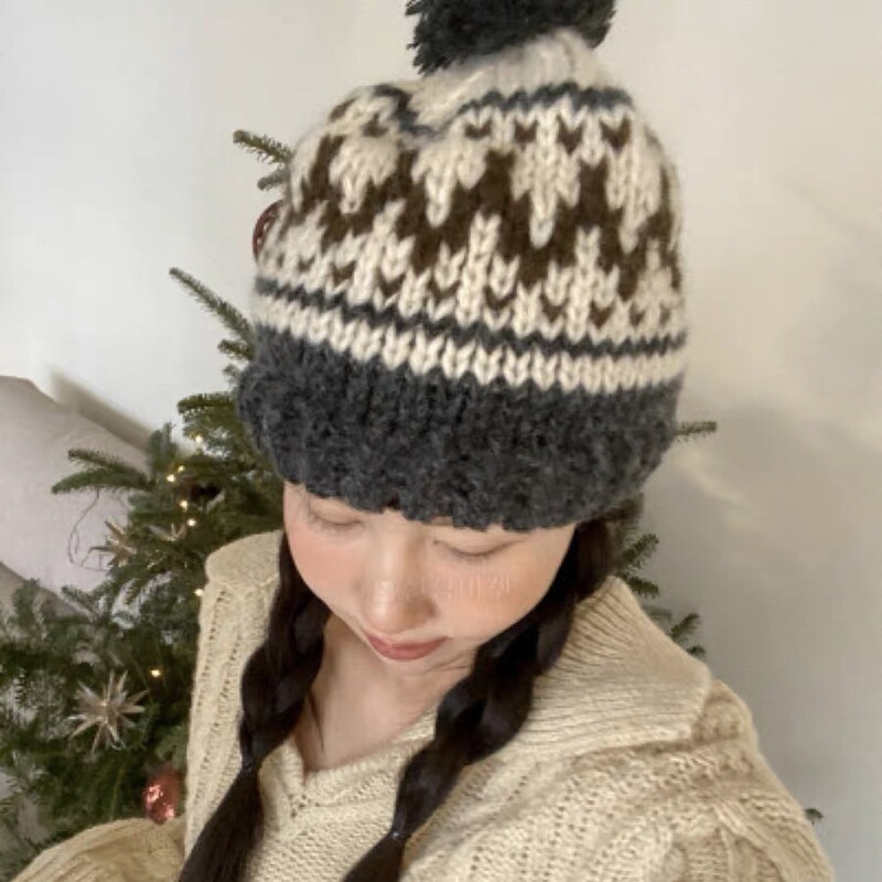 Korean autumn and winter new products retro cute versatile warm color matching woolen hat knitted hat rolled edge