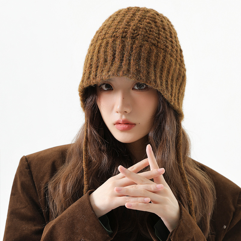 Maillard style braided knitted hat for women in autumn and winter to keep warm Korean style ins fashion ear protection woolen fisherman hat to show small face