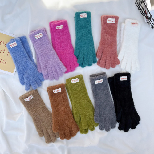 Plush knitted gloves for women in winter, warm and simple, with label and extended wrist protection, split-finger touch screen solid color gloves
