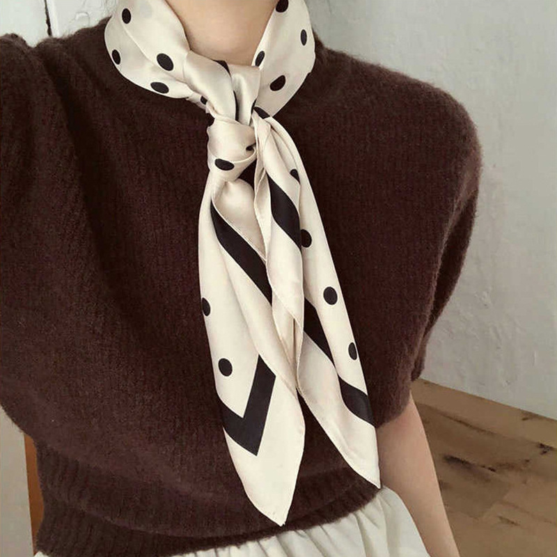 Silk scarf, women's small square scarf, versatile headband, matching shirt, suit, spring and autumn thin section, retro French tube top, strapping bag, internet celebrity