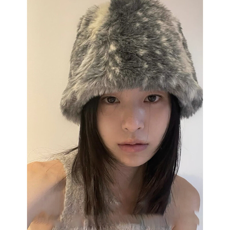 Niche design autumn and winter warm plush imitation fur fisherman hat for women versatile ear protection basin hat ins lampshade hat trendy