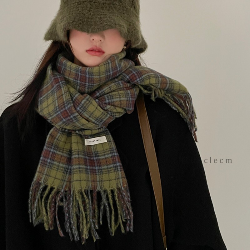 Green retro plaid scarf for women in autumn and winter, versatile, personalized, high-end, warm shawl, scarf, Korean style new
