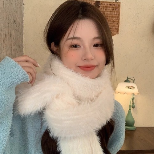 Plush scarf for women winter 2024 new Korean style versatile thickened cold-proof and warm imitation mink scarf white student