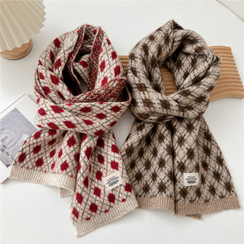 New diamond-shaped plaid scarf for women in winter, Korean version, trendy and versatile, thickened and warm, Japanese autumn and winter knitted scarf