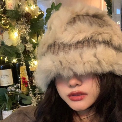 Rabbit fur knitted plush hat for women in autumn and winter furry fisherman hat with big head circumference and face-showing small woolen hat