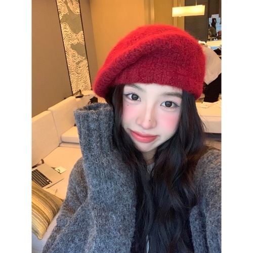 Autumn and winter large head circumference painter's hat to keep out the cold and keep warm woolen hat showing face small versatile knitted beret for women