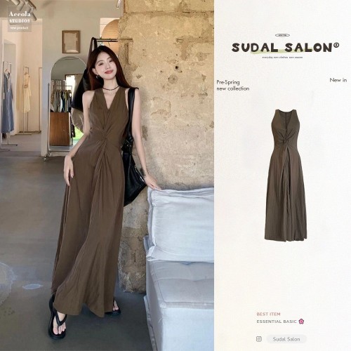 Light and mature style design with chest twist sleeveless dress for women summer 2024 new style French style slimming long skirt