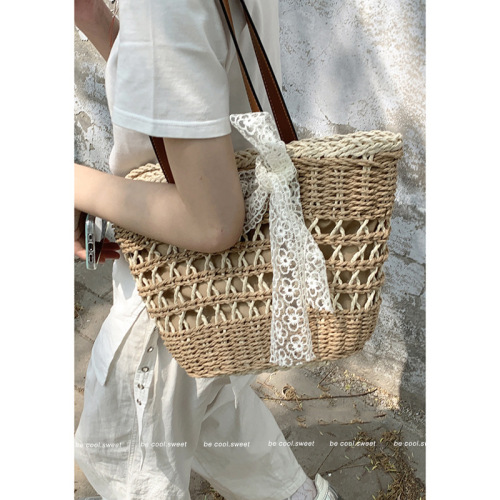 Pastoral style woven bag women's shoulder bag 2024 new fashion straw bag niche large capacity vegetable basket bag