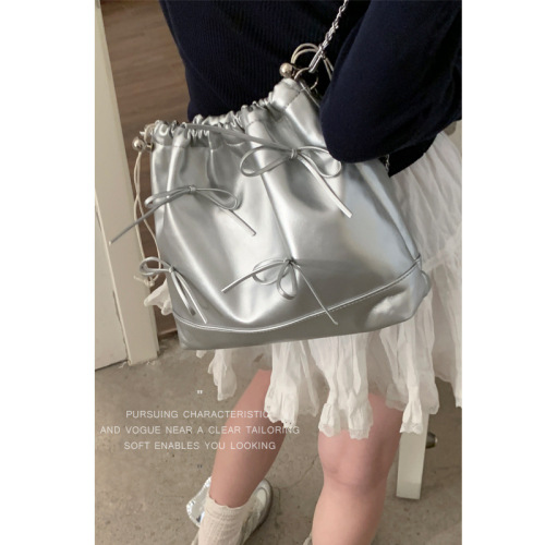 Korean style niche design backpack women's 2024 new fashion silver chain small backpack travel travel bag