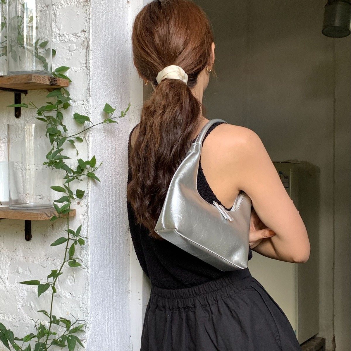 French niche armpit bag silver texture bag for women 2024 high-end shoulder bag handbag for women