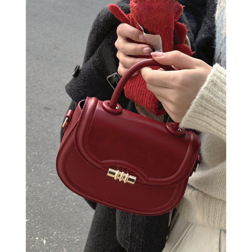 Fashion red bag handbag women's new retro saddle bag niche versatile shoulder bag wedding bag