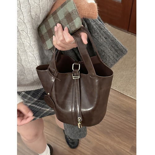 Bucket bag autumn and winter new retro niche bag fashion versatile texture handbag women's bag high-end crossbody bag