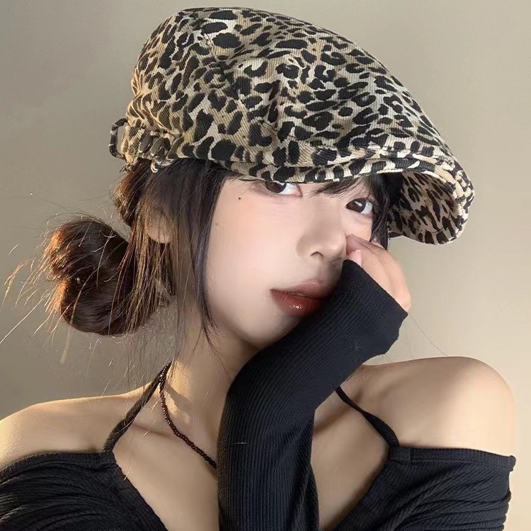 American retro leopard print forward hat for women niche literary painter hat showing face small fashion versatile hot girl style beret