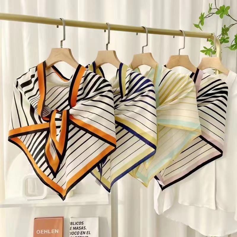 Advanced spring and autumn new style silk scarf, versatile scarf, women's fashionable triangle scarf, thin style, air-conditioned room, small waistcoat, sun protection scarf