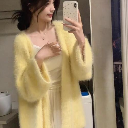 Charming creamy yellow V-neck sweater for women, autumn and winter atmosphere mohair soft and waxy knitted cardigan top