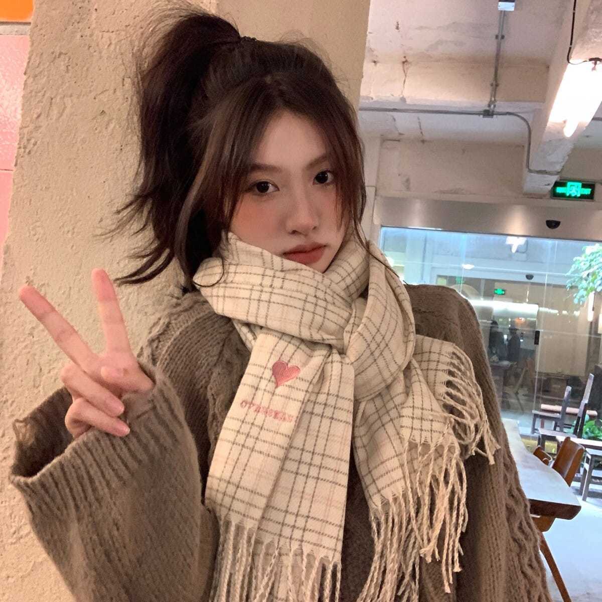 Sweet plaid retro scarf Korean style student versatile warm embroidered love cute tassel scarf women's winter trend
