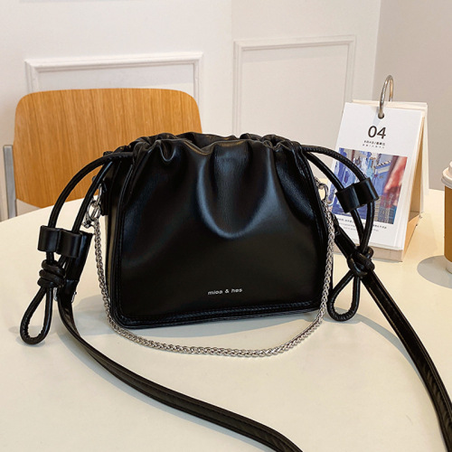 Versatile ins fashion chain bag for women early autumn new Korean version retro commuter shoulder crossbody casual bag