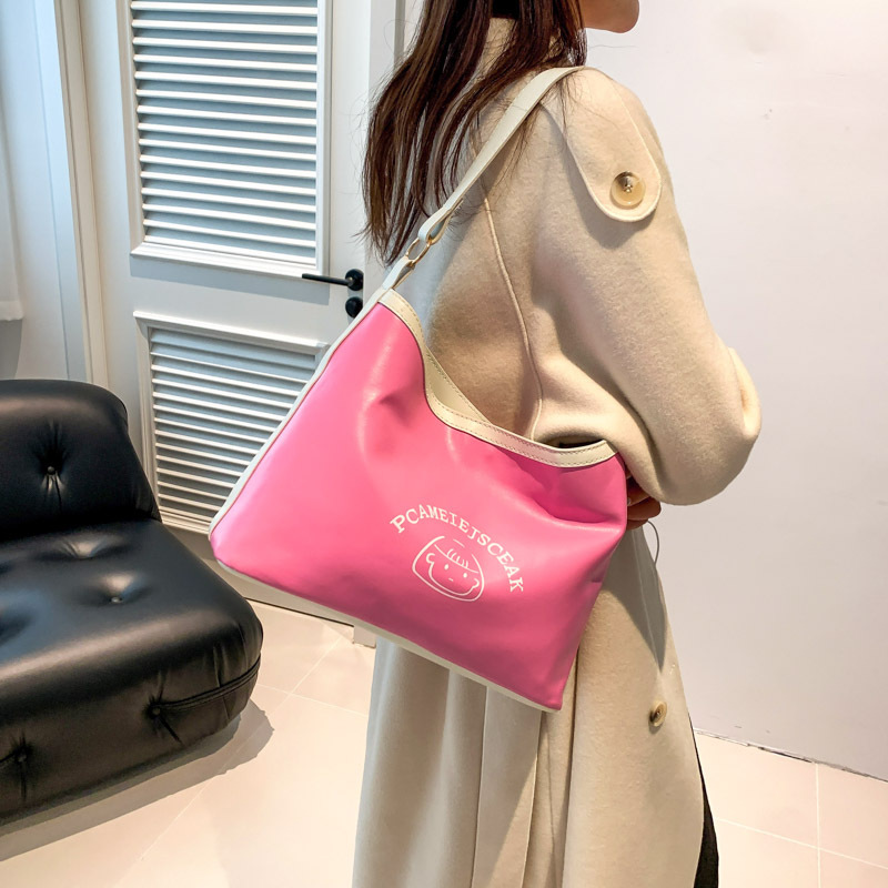 Large-capacity commuter temperament fashion trend women's simple texture versatile casual armpit cute one-shoulder small bag