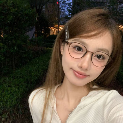 Japanese small-frame myopia glasses frame for women, black frame, ultra-light oval, can be matched with height, small face, retro brown eye frame