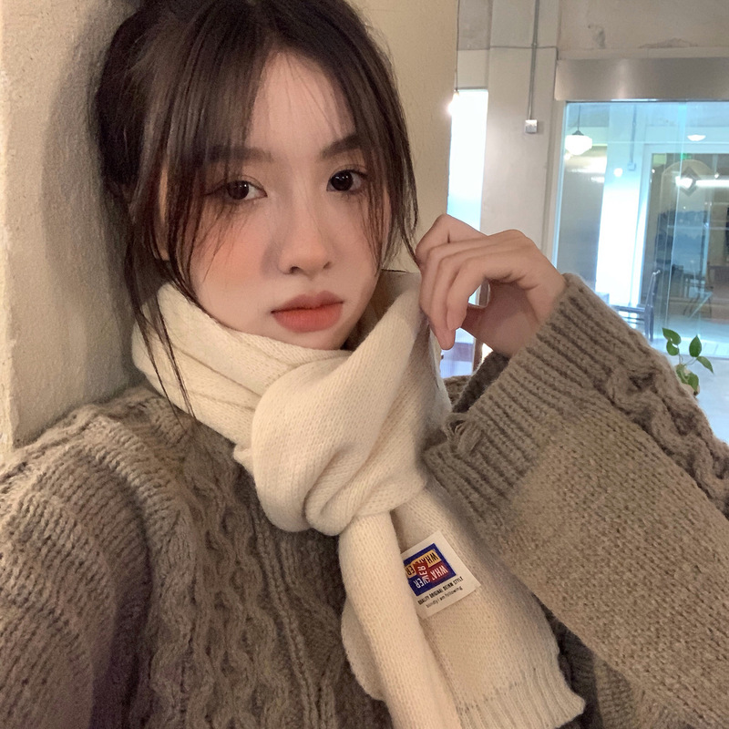 Short patch scarf, Korean version, easy to match with students, simple solid color warm couple knitted scarf for women in winter