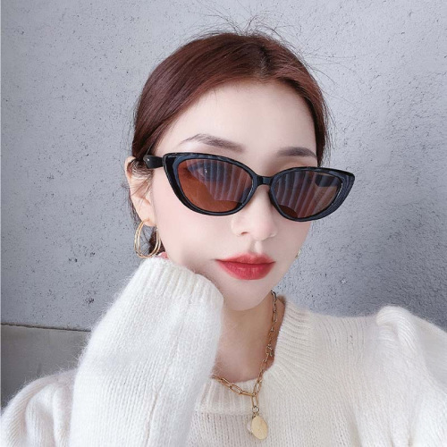 Black small frame retro cat eye sunglasses women's oval trendy sunglasses live broadcast internet celebrity same style