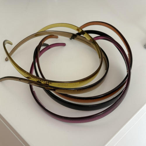 Japan and South Korea's new high-end, clear, non-slip, toothed glasses headband for going out, versatile, fine pressure hair headband, hair bundle