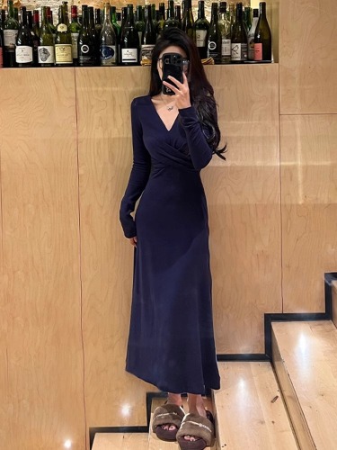 French high-end long-sleeved dress for women, early autumn 2024 new style, beautiful temperament, super good-looking waist long dress