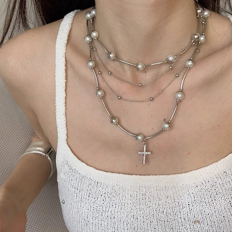 Sweet and cool temperament multi-layered pearl cross necklace women's niche high-end light luxury clavicle chain fashion retro neck necklace