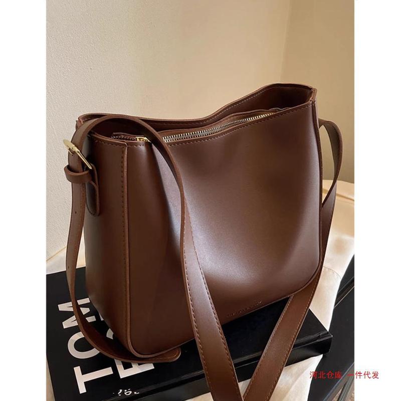 Retro casual shoulder bag women's new autumn and winter fashion bucket bag niche trend commuter crossbody bag
