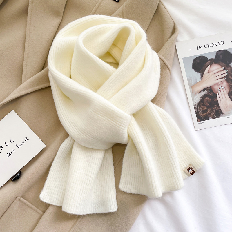 Knitted wool scarf for girls in autumn and winter, pure milky white, off-white, short neck scarf, plush, cute, thick and waxy