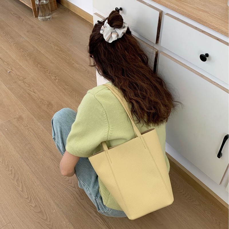 Fashionable and simple shoulder handbag women's 2024 new Korean version high-end versatile commuting crossbody bucket bag batch