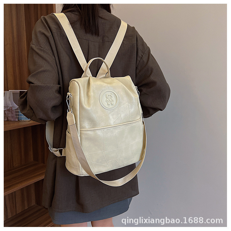 Large-capacity backpack women's Korean version trendy fashion commuter small backpack 2024 summer new niche casual women's bag