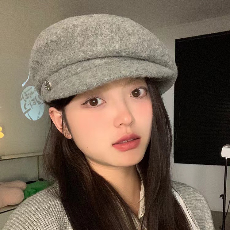 Japanese autumn and winter pure wool octagonal hat women's black and white painter's hat showing face small versatile dome newsboy hat