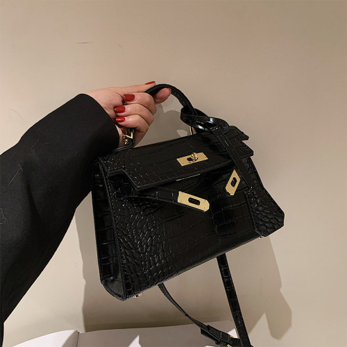 High-end fashion versatile small square handbag autumn and winter retro crocodile pattern crossbody bag new niche women's bag